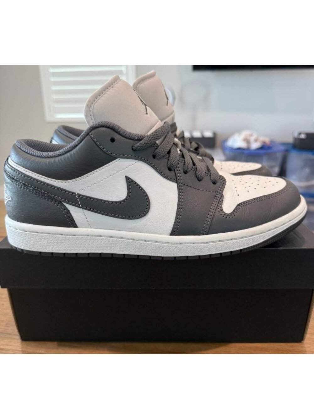 Nike Air Jordan 1 Low Iron Grey Summit White Mens Size 8.5 Sneakers 553558-044